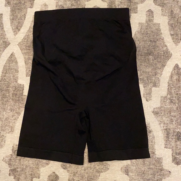 Maternity slimming compression shorts - Picture 2 of 3